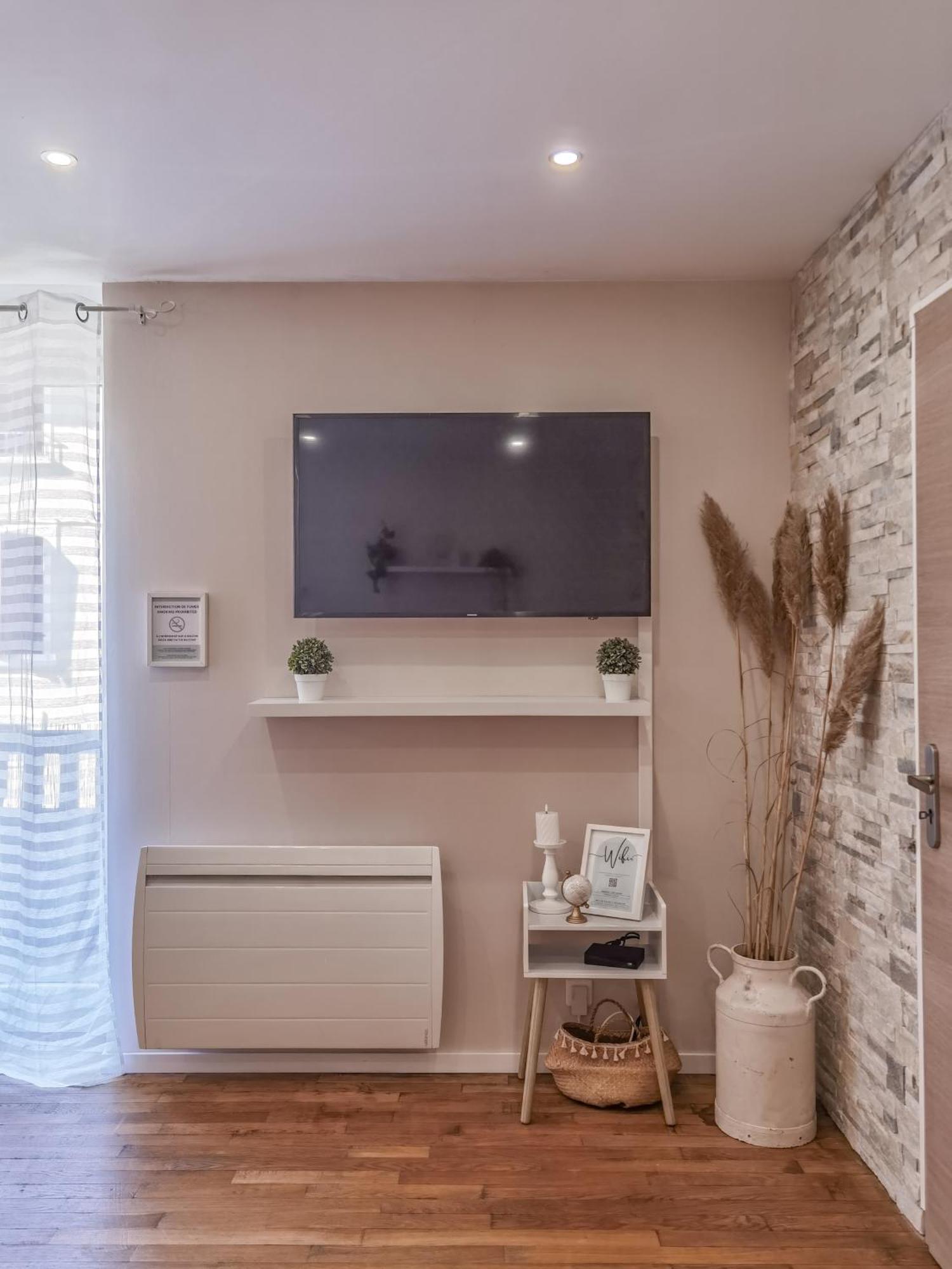 Verriere & Parement En Centre-Ville Epinal Luaran gambar